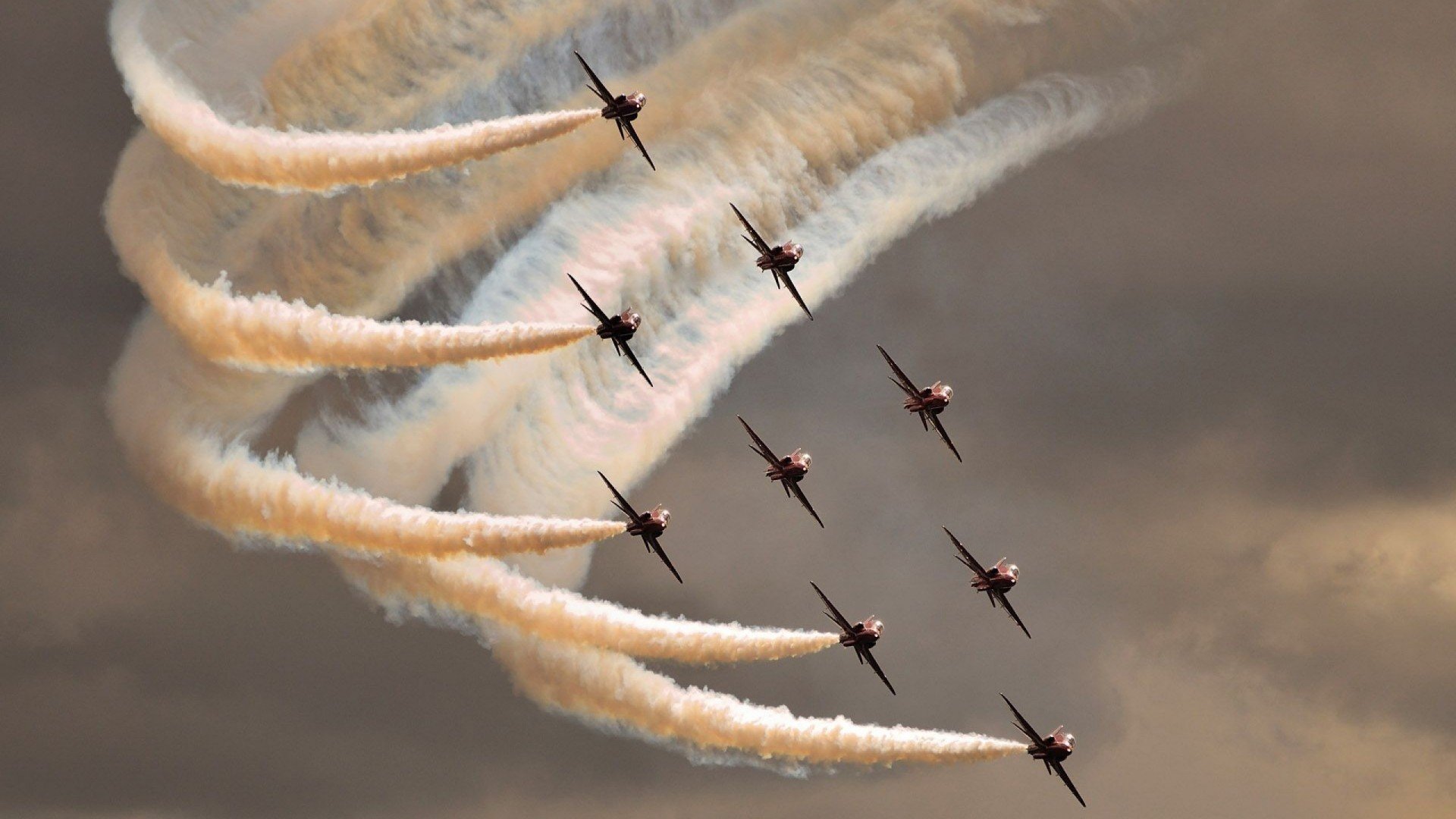 字母哥带队打出十连胜，雄鹿重回东部榜首，字母哥和雄鹿签了多少年