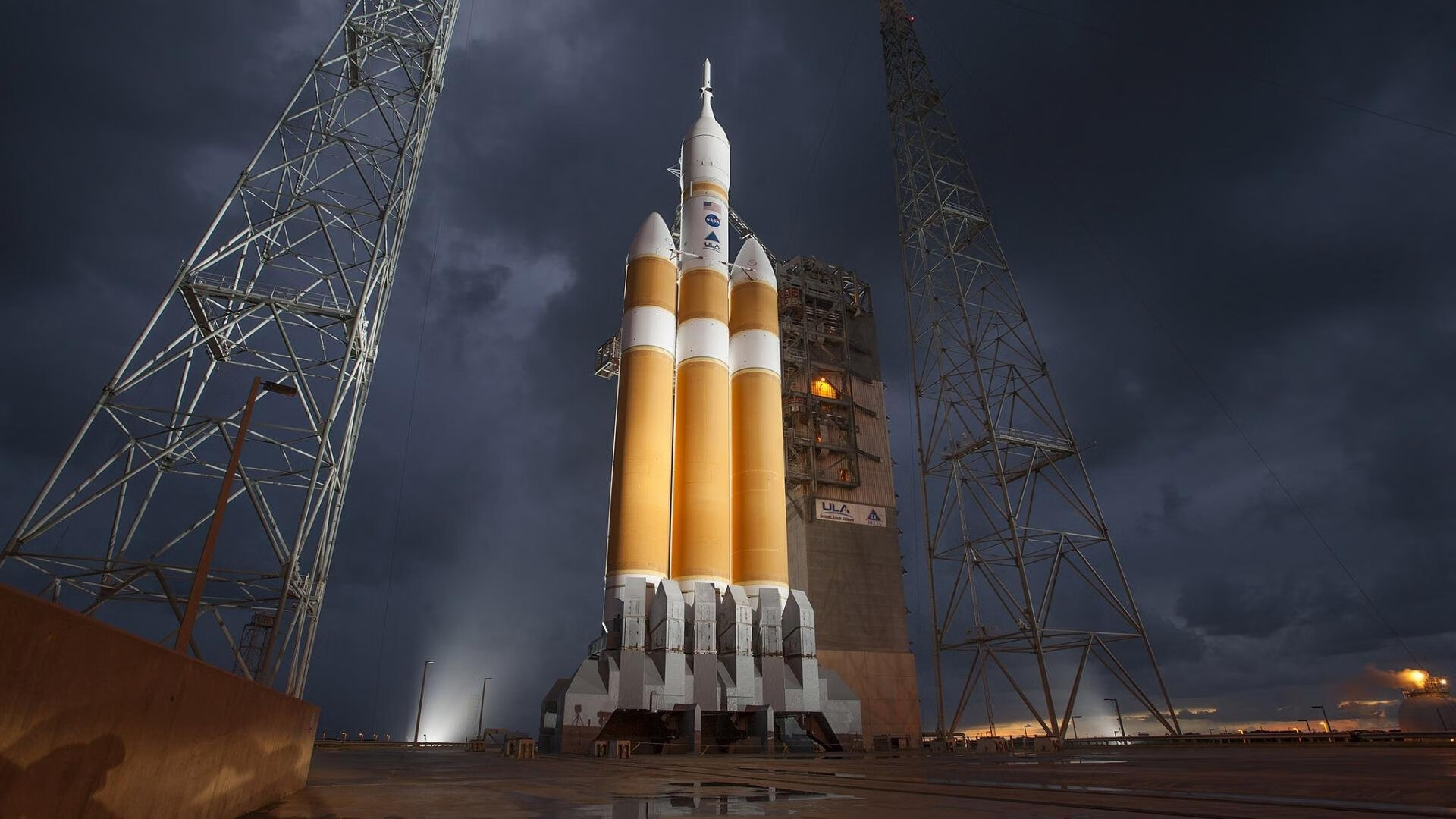 爱游戏中国官方网站平台-国内职业足球联赛赛程密集，球队备战准备充足，中国足球职业联赛正式开始