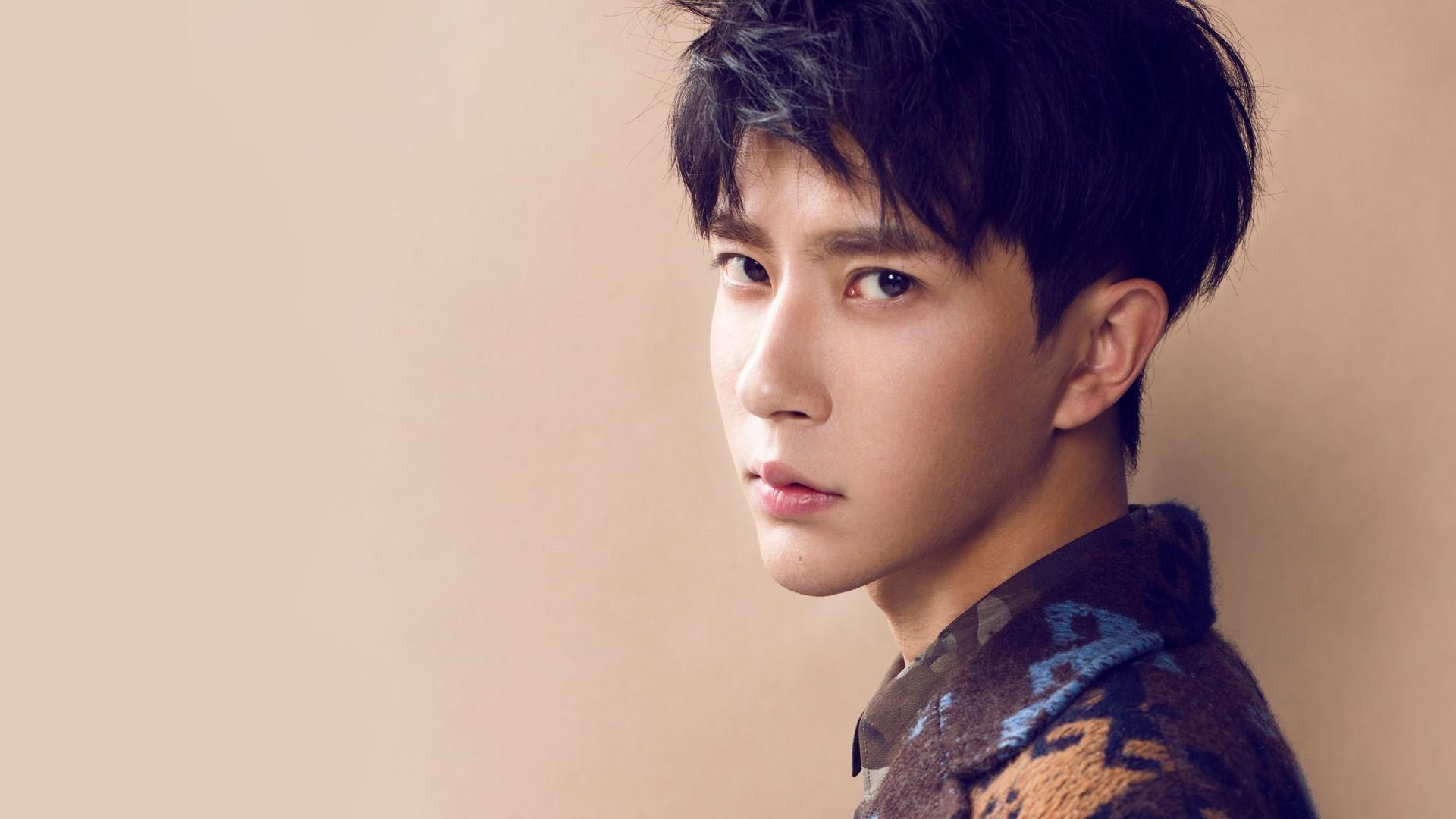 AYX官网-女子马拉松锦标赛，中国选手李芷萱刷新PB勇夺亚军，马拉松女神李芷萱