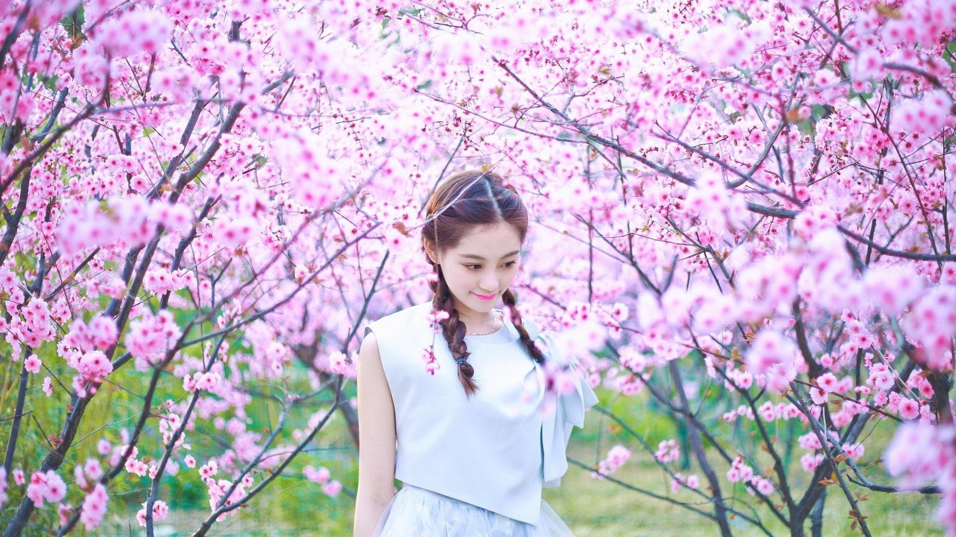 狼队多点开花,莫利纽球场目标三分,莫莉篮球