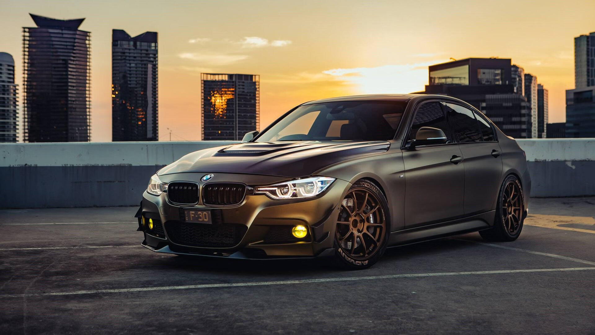 爱游戏-替补席边路球员是否更容易制造比赛变量，足球比赛替补席距离边线距离