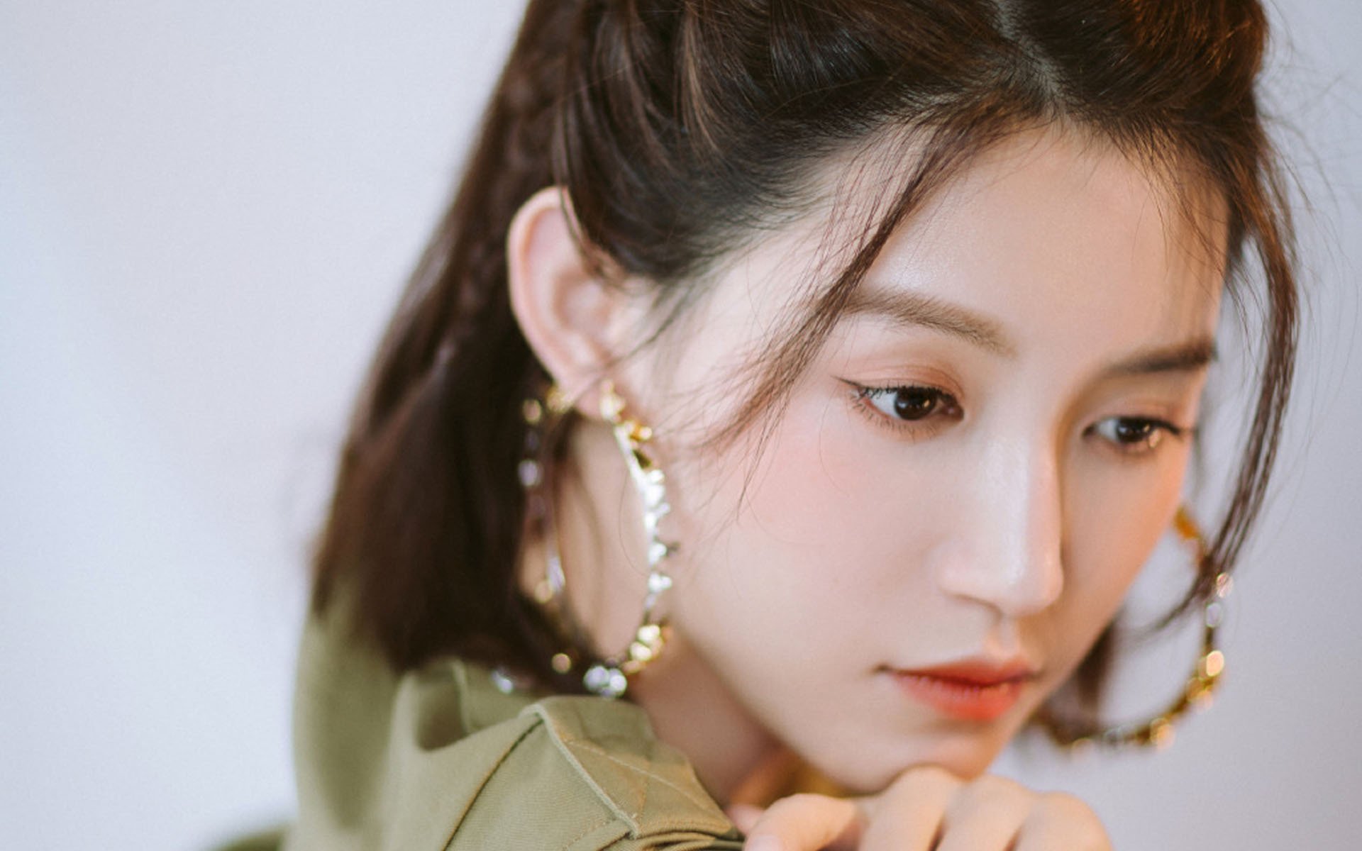 爱游戏在线登录入口-英超激烈争夺：悬念重重，场场精彩！，英超争冠